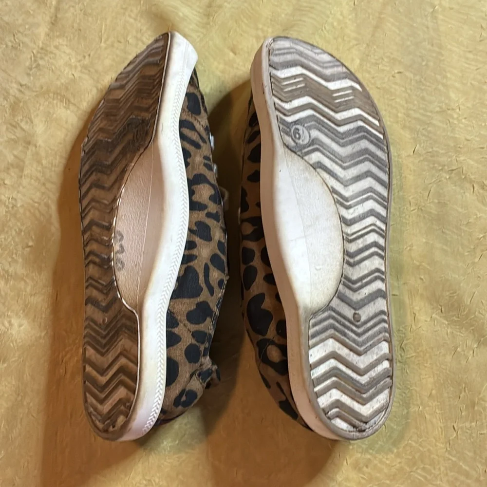 Madden Girl-Kids Leopard Print Sneakers, size 6-1/2 - Picture 4 of 5